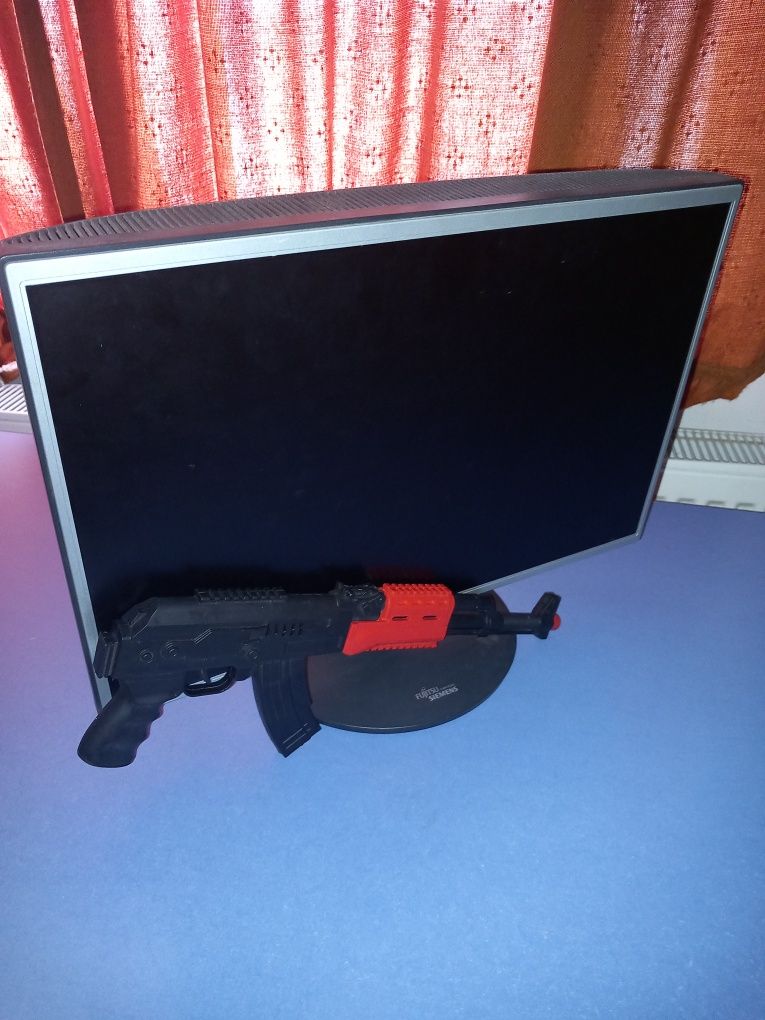 Vând monitor Fujitsu Siemens LCD 60Hz