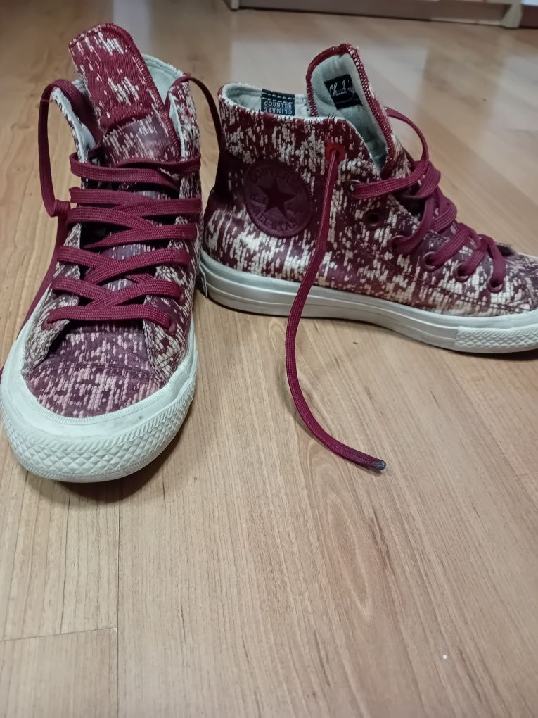 Converse рядък модел кецове