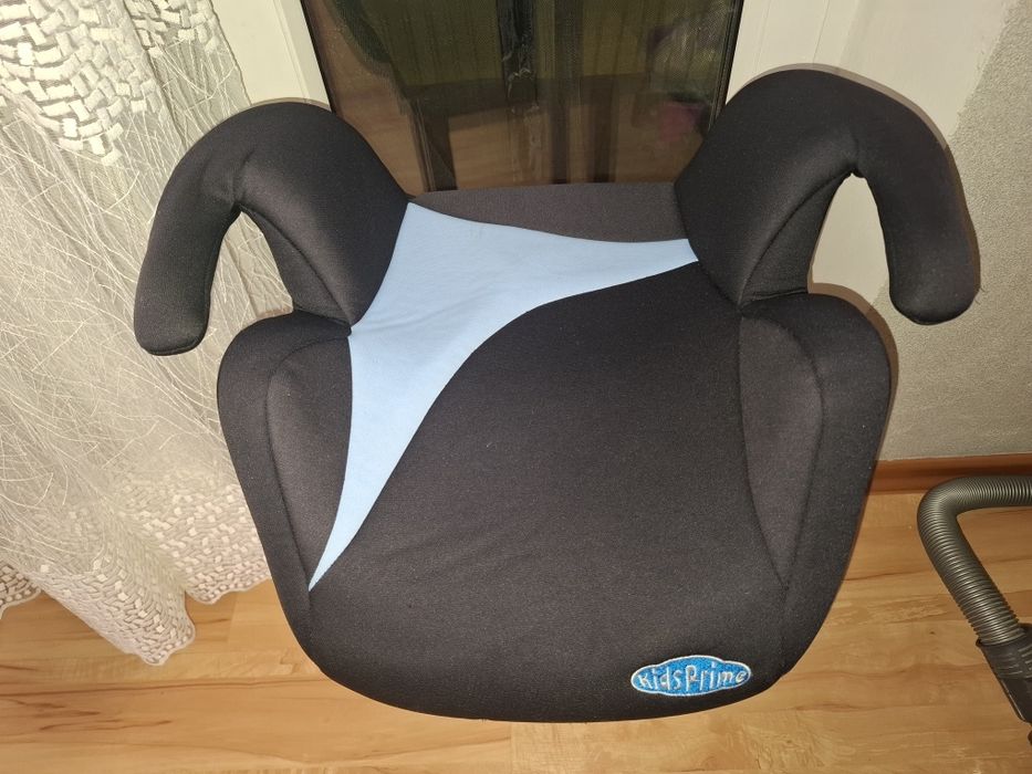 Детский бустер для авто в отличном состоянии