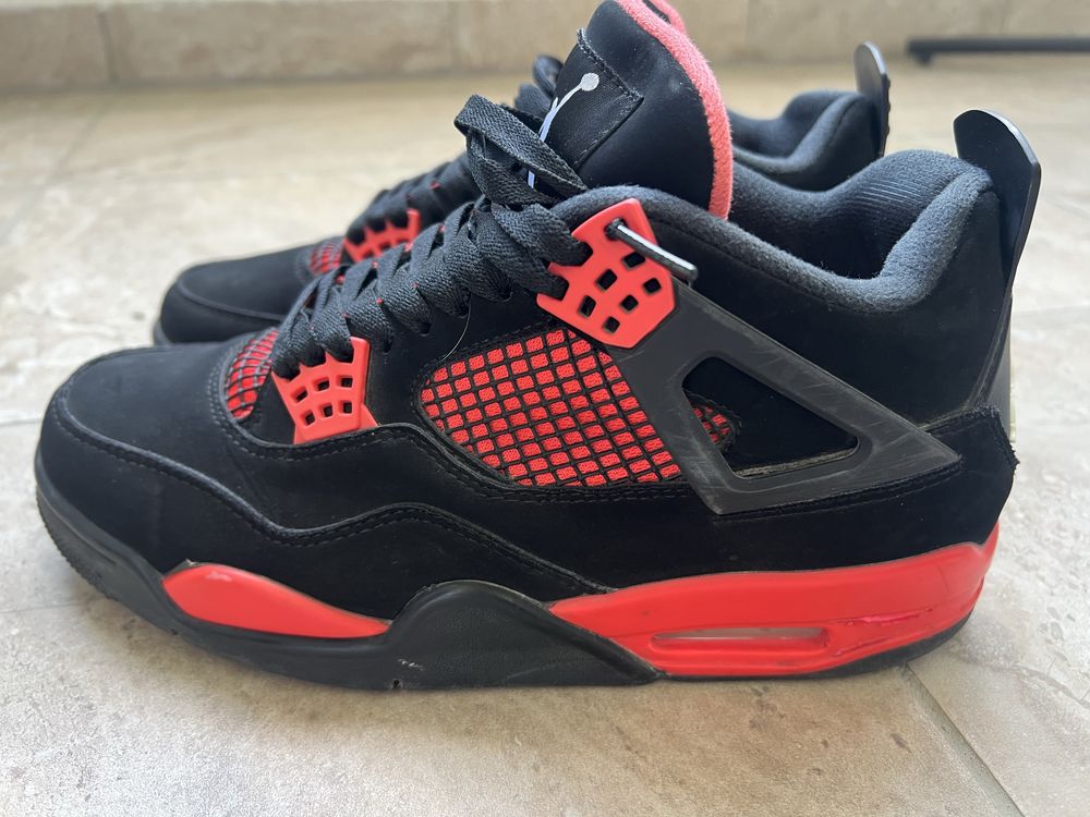 Спортни обувки Jordan 4