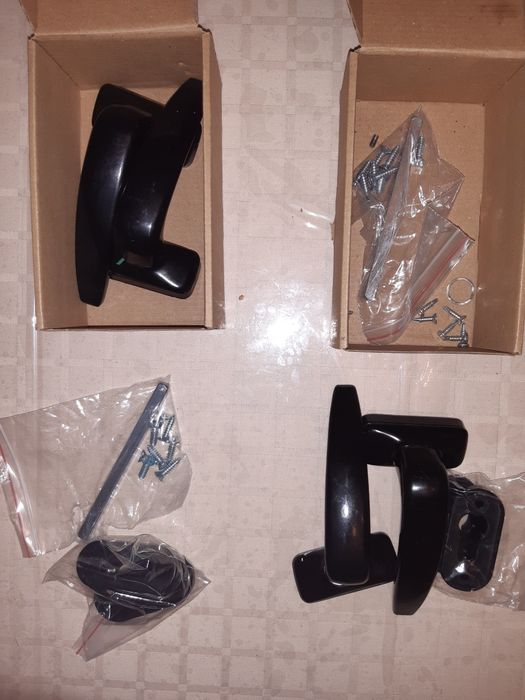 Manere usi interioare, negre