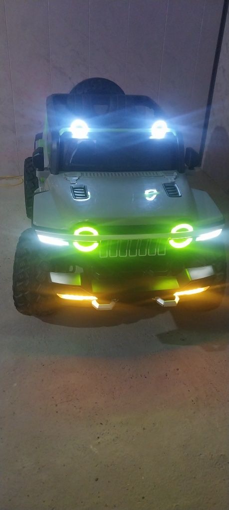 Электромашина для детей JEEP 4×4