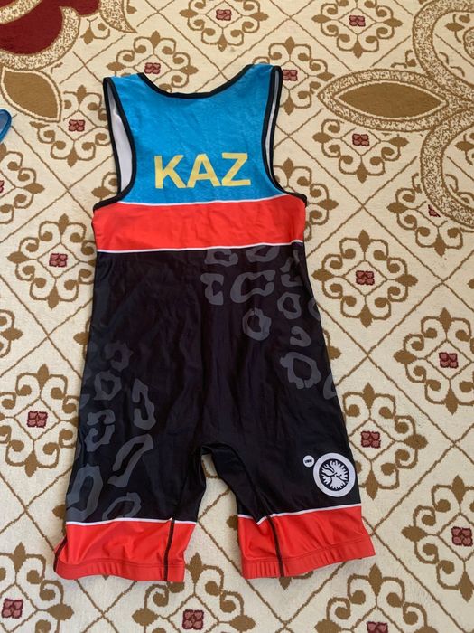 Еркін күреске арналған киім мен аяқ киімі бар бороцовка