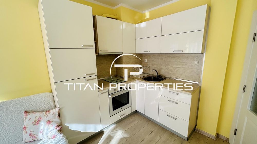 Дава се под наем Двустаен апартамент в Бургас, Лазур - 50 кв.м за 382.5 € - Снимка #1