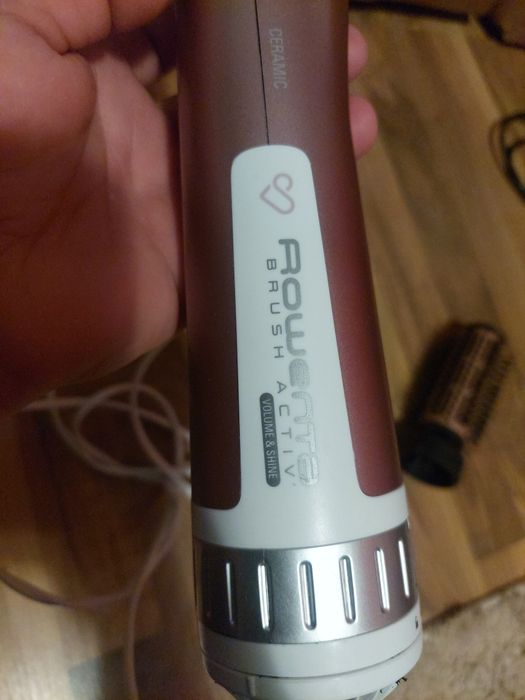 Perie rotativa Rowenta cu diverse trepte de viteza ,doua capete
