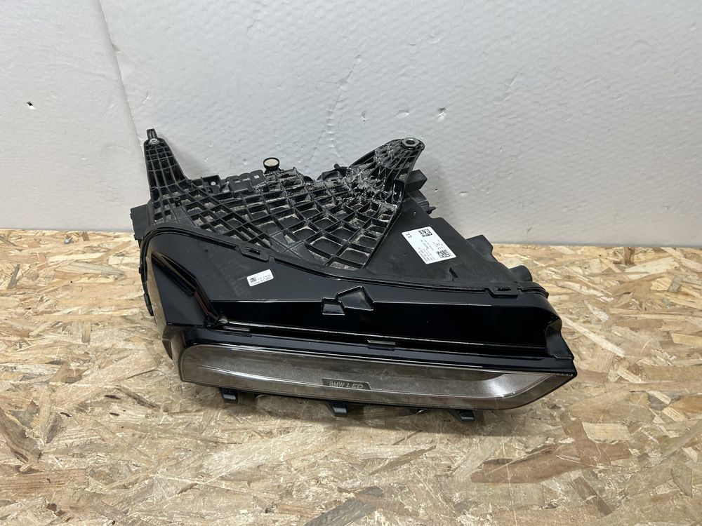 Far faruri bmw G70 seria 7 i7 full led dreapta 2023-2024