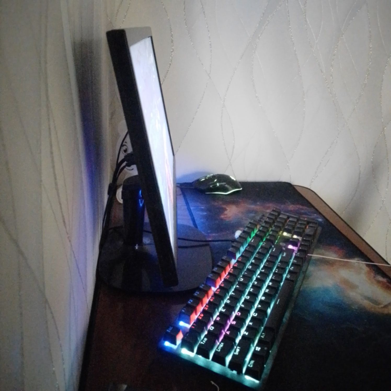 Sotiladi AVTECH MONITOR 75 / 60HZ