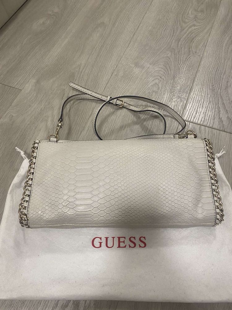 Дамска чанта Guess