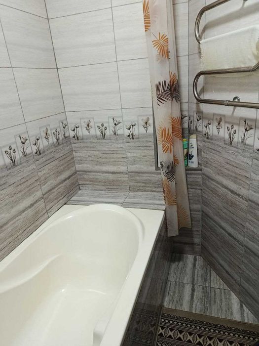 3 xonali uy sotiladi,1-etajdan. ipoteka bor