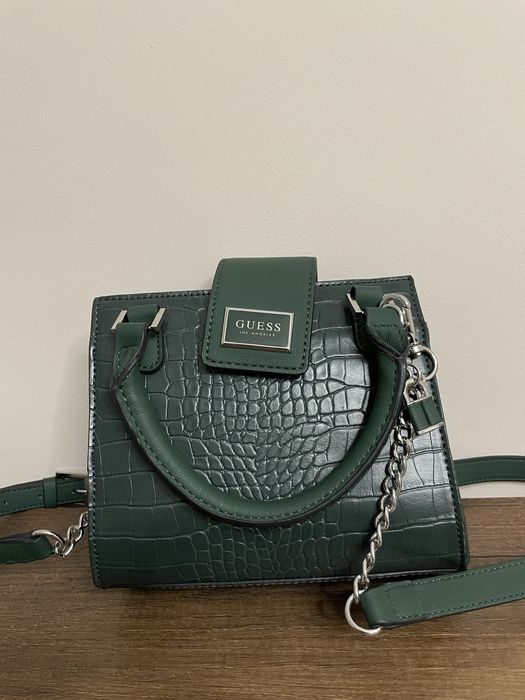 Оригинална дамска чанта Guess НЕ носена