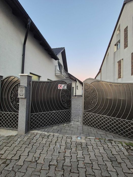 Inchiriez casă pt spatiu birouri,comercial,clinica etc...