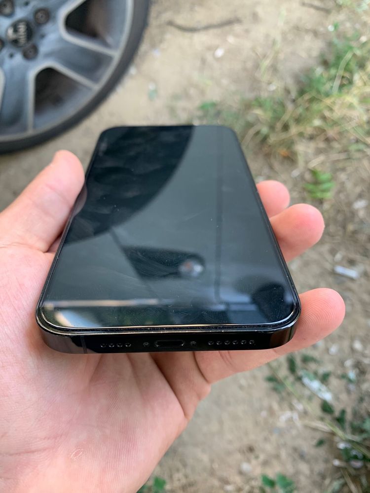 Vând iphone 14 pro max impecabil