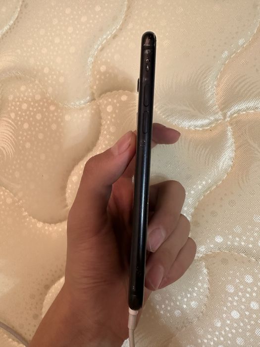 iPhone SE 2 заблокированный