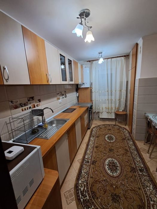 Închiriere apartament cu 3 camere