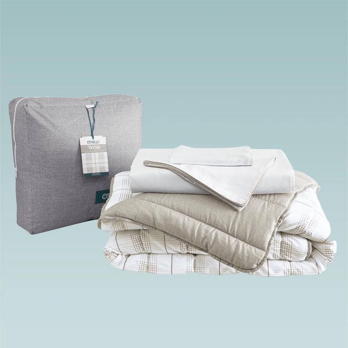 Одеяло с простыней и наволочкой