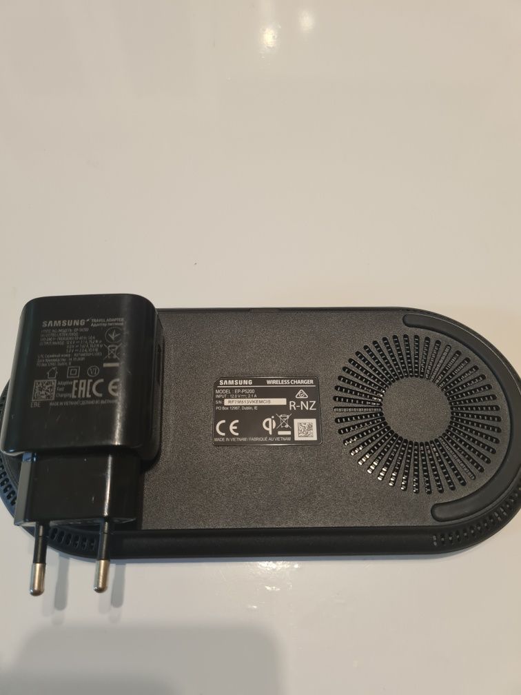 Încărcător Samsung wireless, model EP-P5200 cu adaptor Samsung