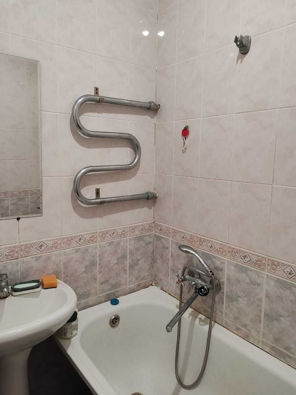 Продается 3 ком. кв. Старый город ,Шернияза , кирпичный дом  2 этаж