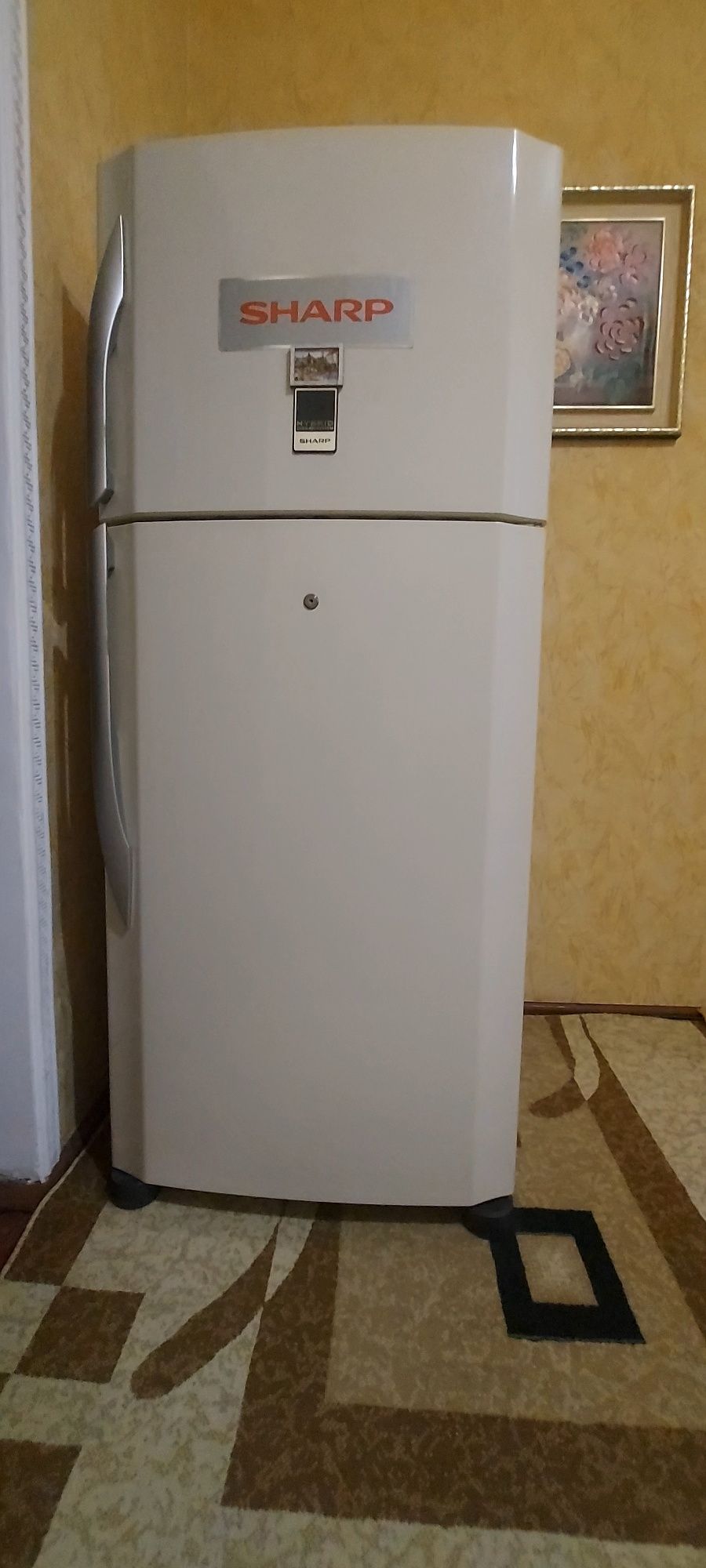 Холодильник Шарп сотилади