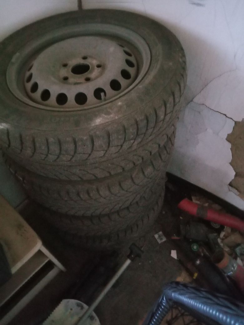 Продам срочно шины