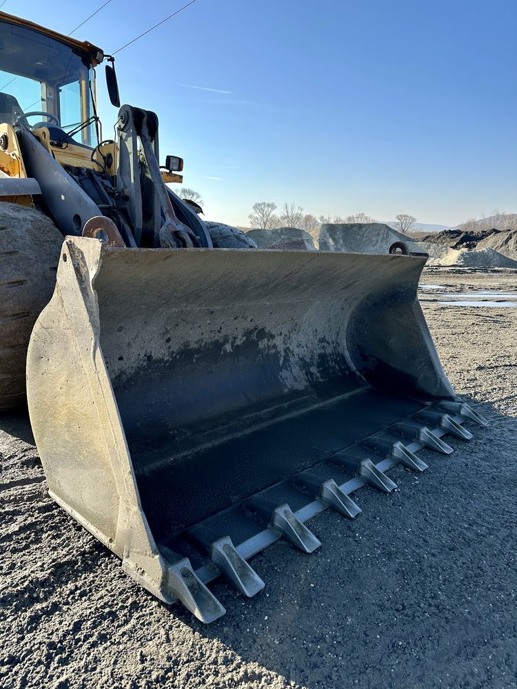 VOLVO L110 E , Incarcator frontal / Volă