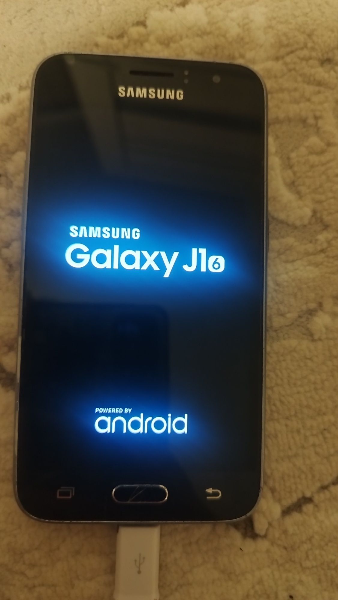 Телефон Samsung galaxy j1