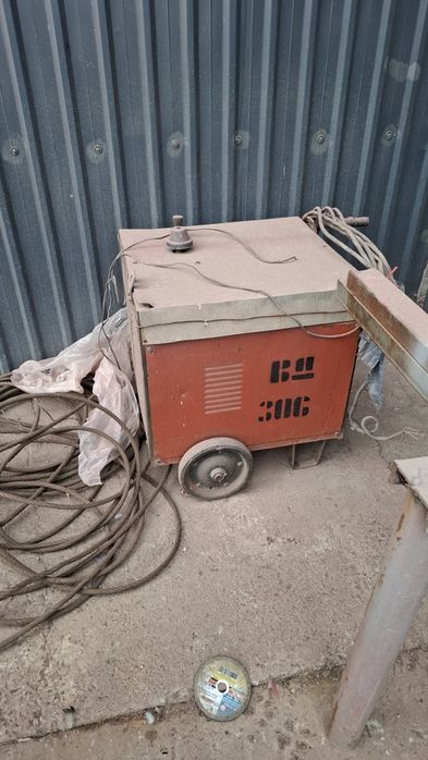 Прадаётся  сваршни апарат прадаю станок для шлакаблок