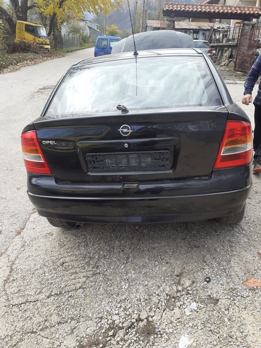 Продавам опел Астра начасти