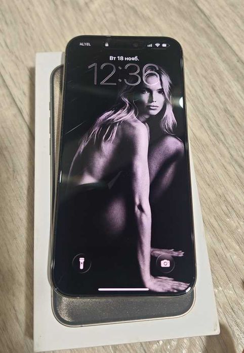 продам iphone 15 pro max 256Gb (трещины и пятно на экране)