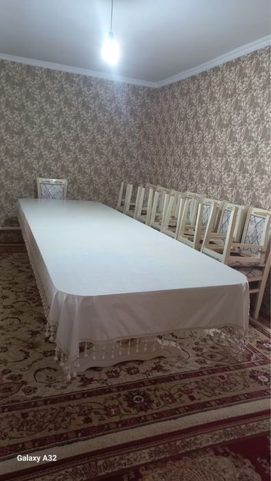 Стол со стульями