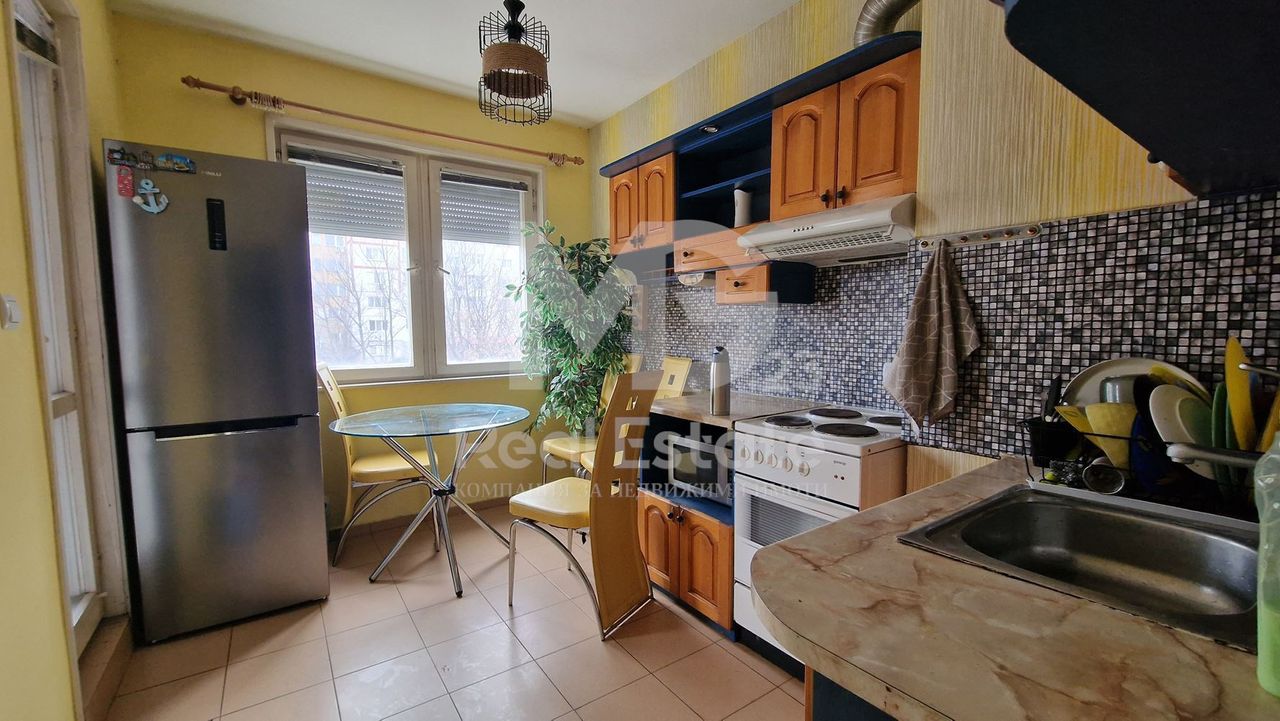 Дава се под наем Тристаен апартамент в Пловдив, Тракия - 80 кв.м за 500 € - Снимка #1