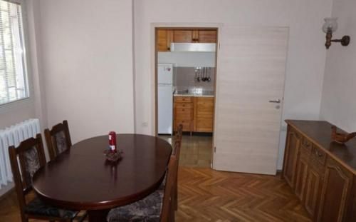 Дава се под наем Тристаен апартамент в София, Банишора - 120 кв.м за 750 € - Снимка #3