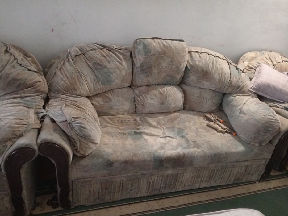 Бесплатно отдам диван