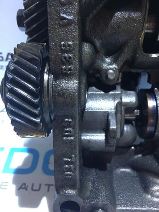 Pompa Ulei cu Balansoare VW Passat B5.5 2.0TDI BHW 2001-2005 Cod 03L103537 / 03L103535 / 03G115105H