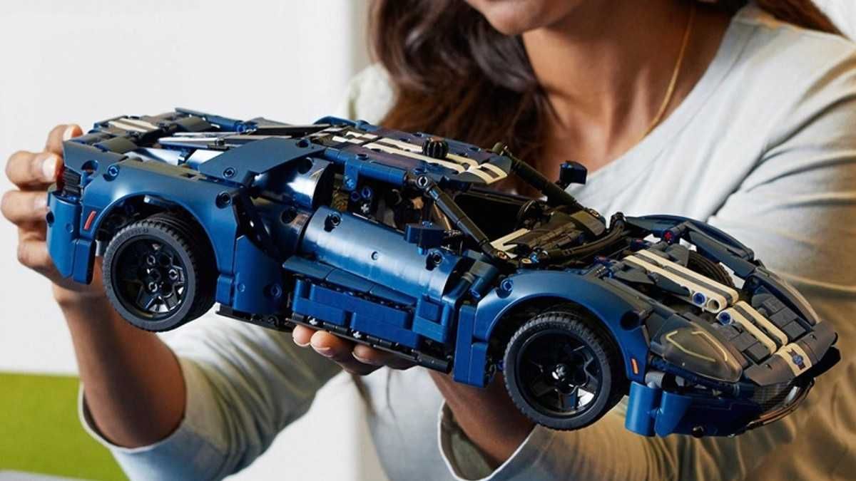 Tip lego masina 2022 Ford GT Technic 42154