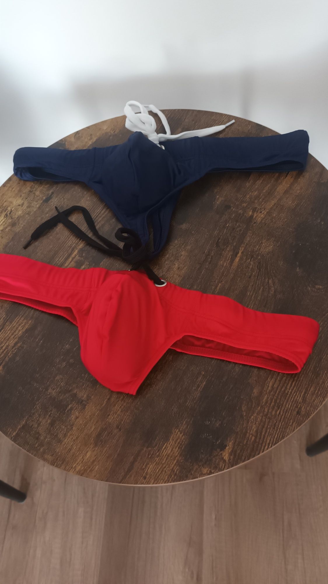 Vând slip de plaja tanga pt barbati