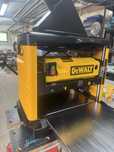 Щрайхмус настолен DEWALT DW733