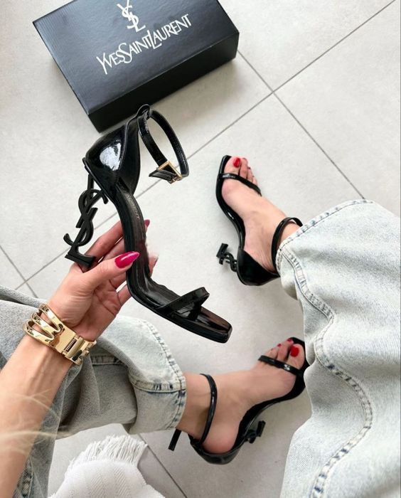 Дамски сандали обувки на ток