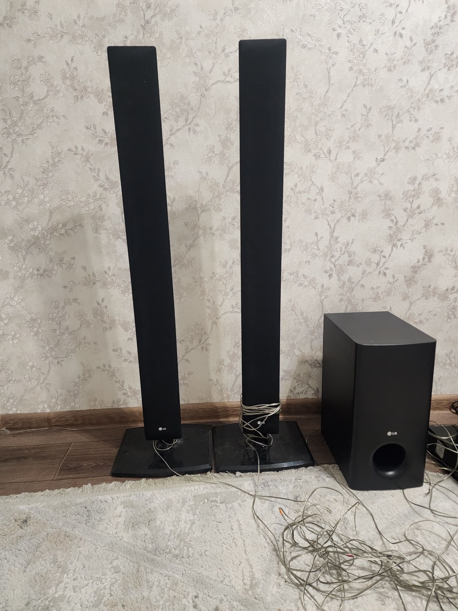 Продаются калонки LG .оригинал.