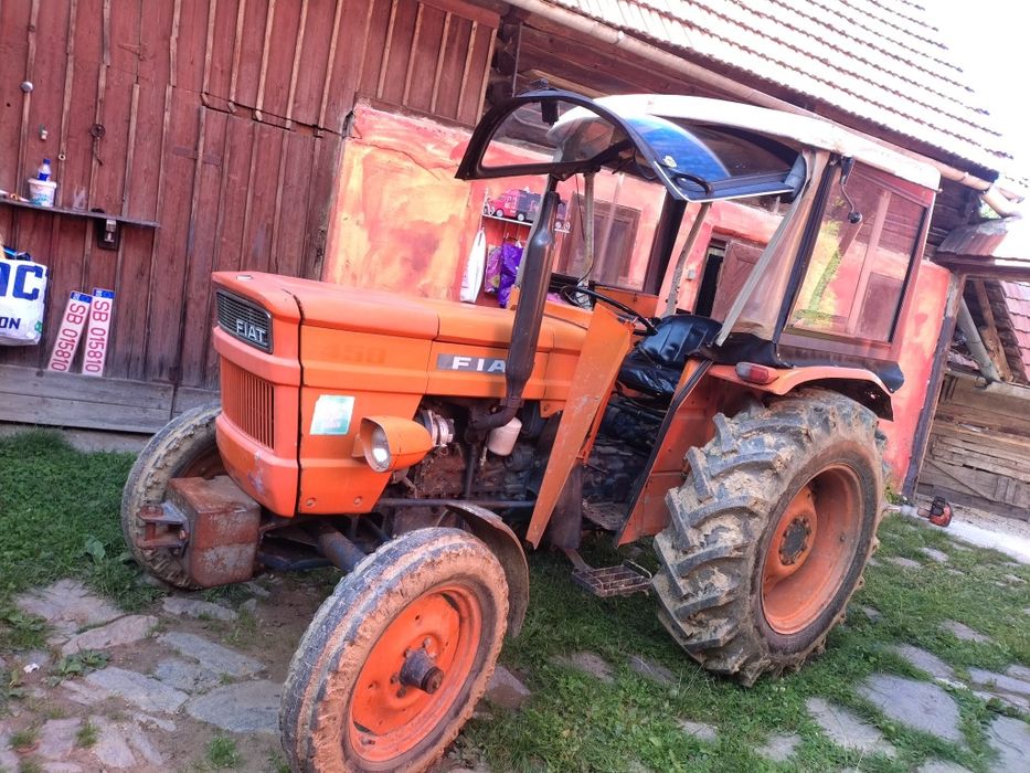 Vând tractor Fiat 450 perfect funcțional cauciucuri noi alternator nou