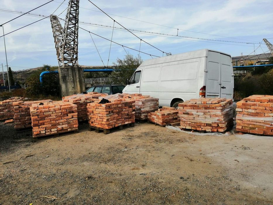 Cărămidă din demolări