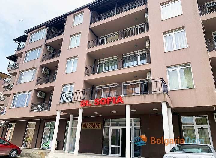 Двухкомнатную квартира на Солнечном берегу.