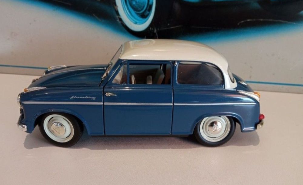 Macheta auto Lloyd Alexander TS 1:18, scara 1/18