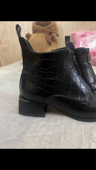 Женские кожаные ботинки