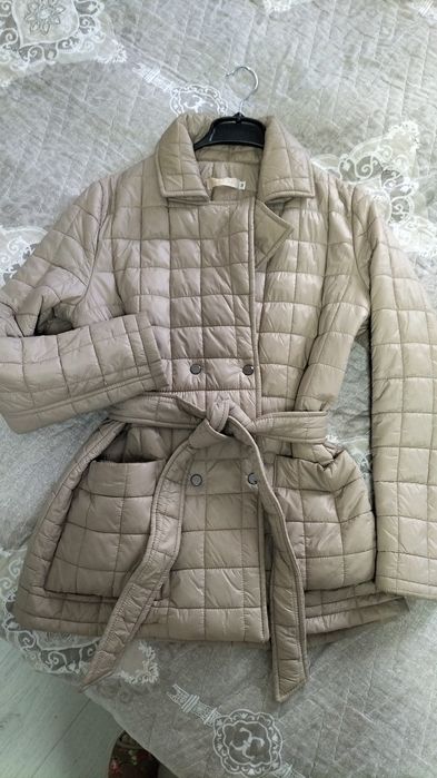 Продам куртку женскую