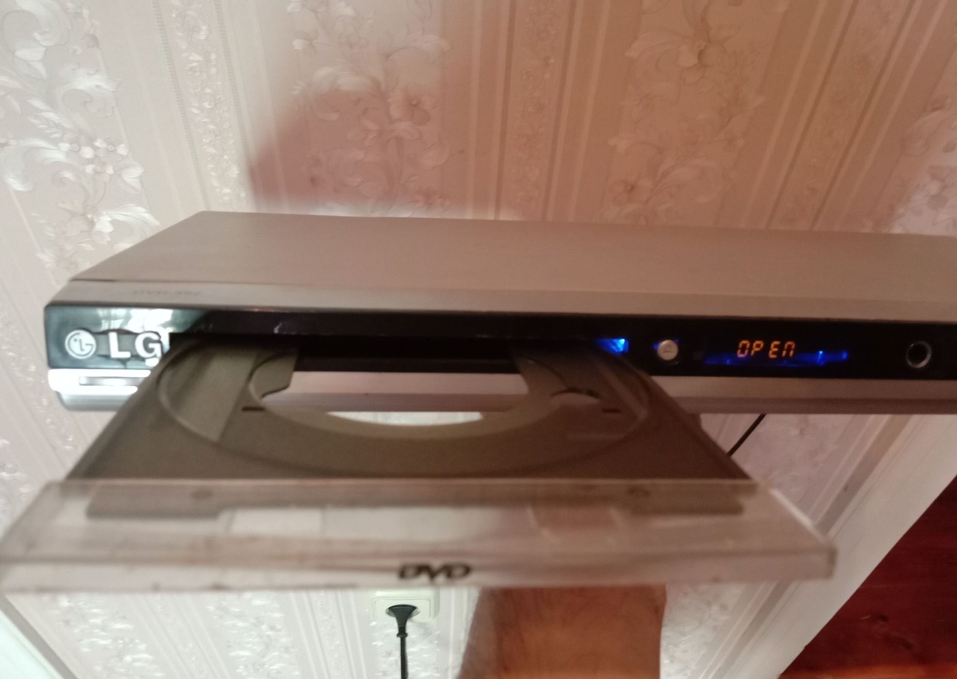 DVD плейер LG б/у