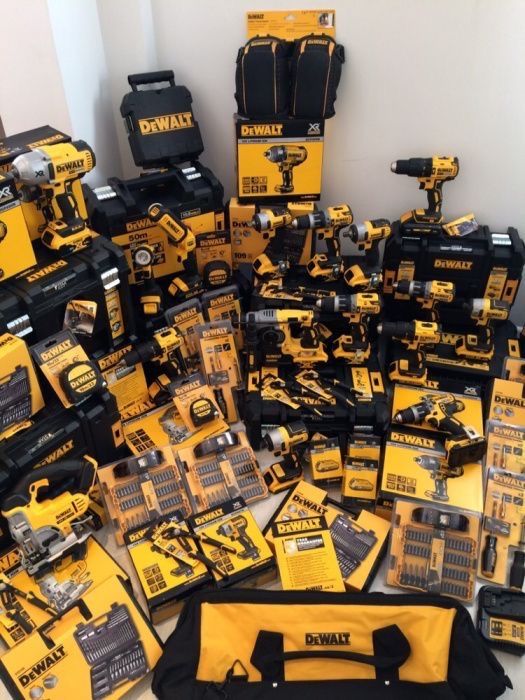 Винтоверт DeWALT 18V XR Brushless