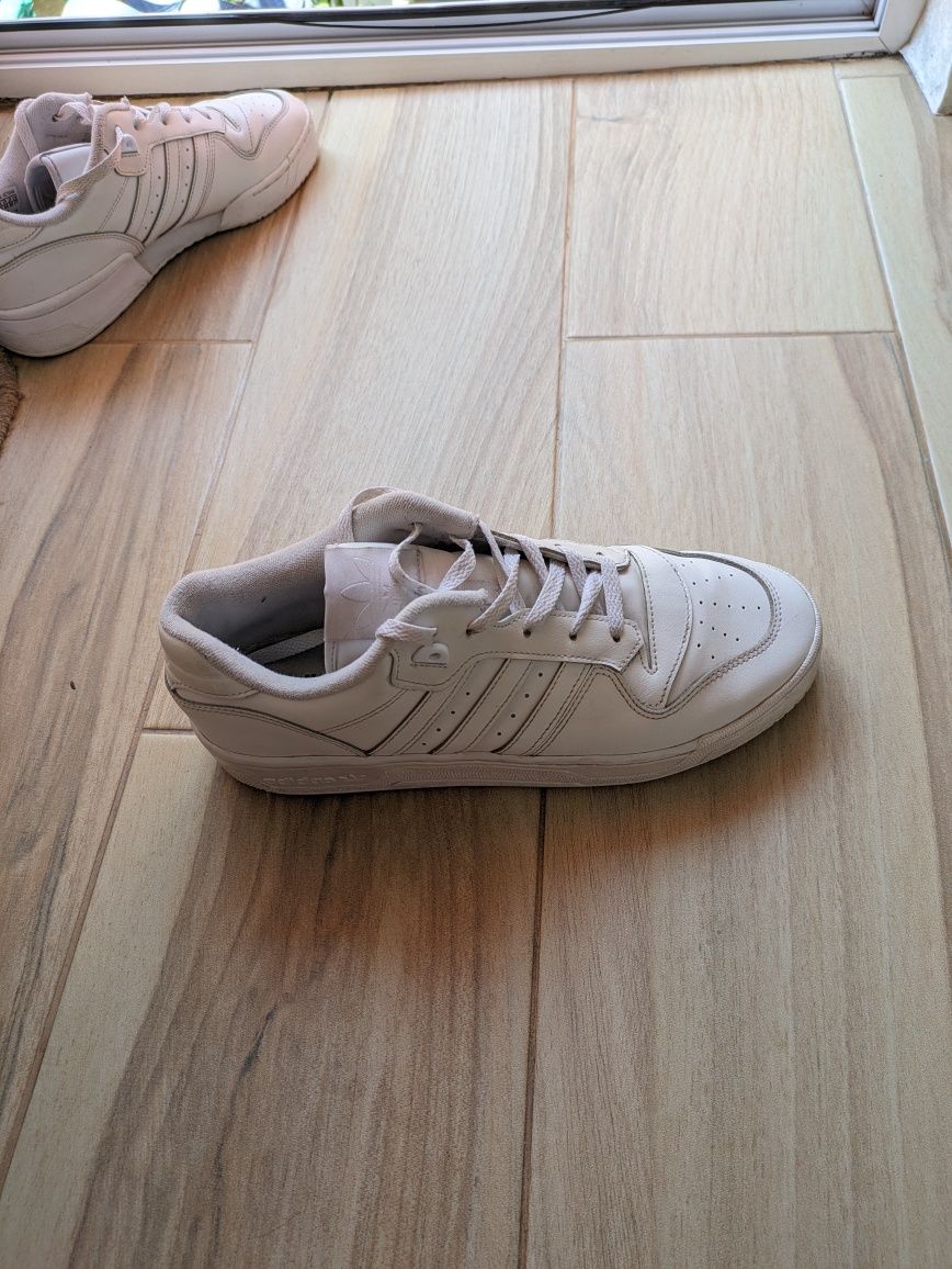 Adidas Rivalry Low 44 номер