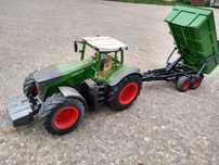 Tractoras jucarie