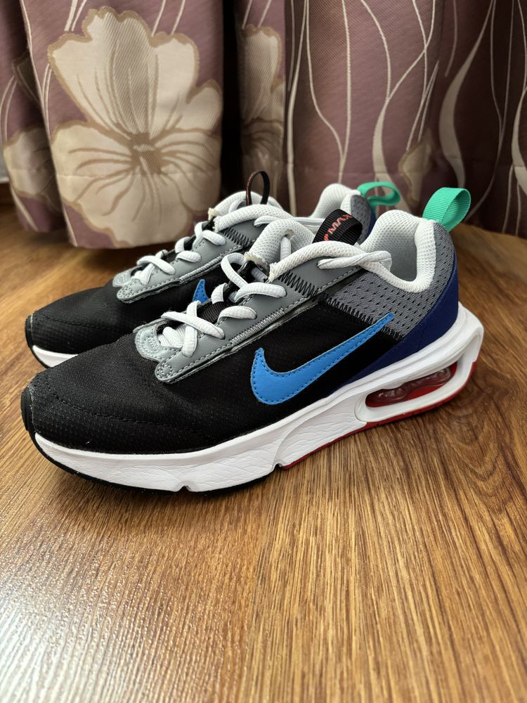 Adidasi Nike marimea 36