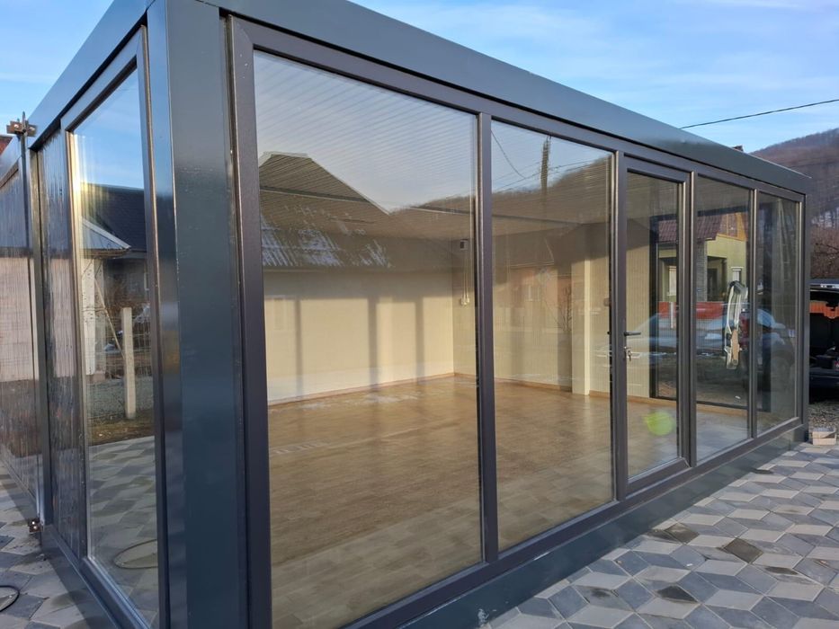 Containere modulare tip birou,vitrina,case